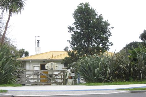 Photo of property in 1146 South Road, Oakura, 4314