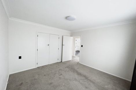 Photo of property in 32 Queenwood Road, Levin, 5510