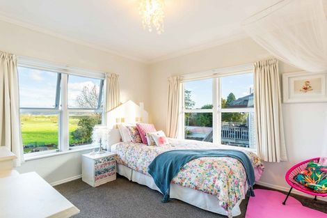 Photo of property in 18 Wellesley Road, Mangere Bridge, Auckland, 2022
