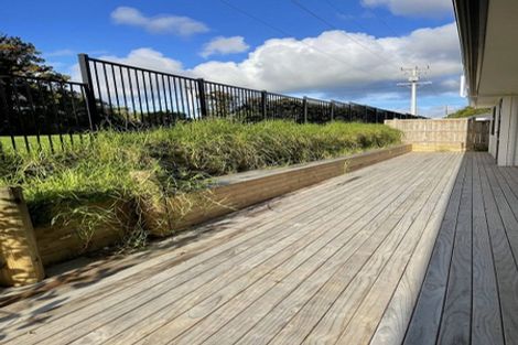 Photo of property in 21 Reserva Crescent, Kumeu, 0810