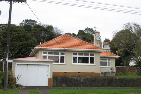 Photo of property in 63 Whiteley Street, Moturoa, New Plymouth, 4310