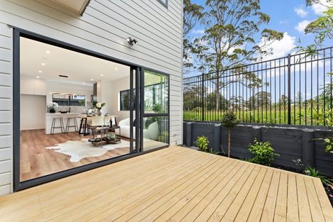 Photo of property in 3/81 Vodanovich Road, Te Atatu South, Auckland, 0610