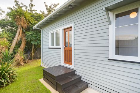 Photo of property in 57b Crewe Crescent, Hokowhitu, Palmerston North, 4410