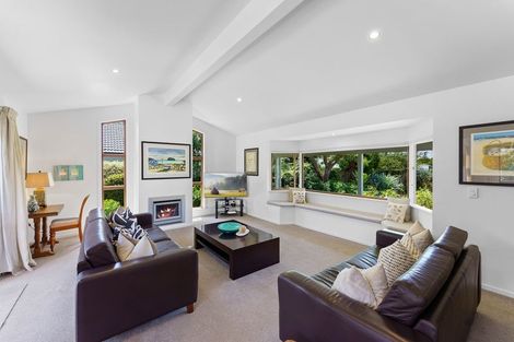 Photo of property in 16 Rauparaha Street, Waikanae Beach, Waikanae, 5036