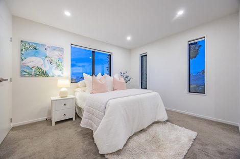 Photo of property in 3c Dawnhaven Drive, Te Atatu Peninsula, Auckland, 0610