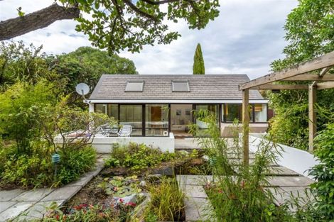 Photo of property in 100 Beachville Road, Redcliffs, Christchurch, 8081