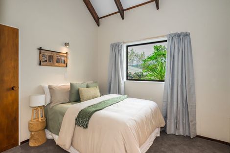 Photo of property in 24 Island View Terrace, Waikanae Beach, Waikanae, 5036