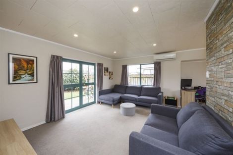 Photo of property in 94 Roberts Line, Kelvin Grove, Palmerston North, 4414