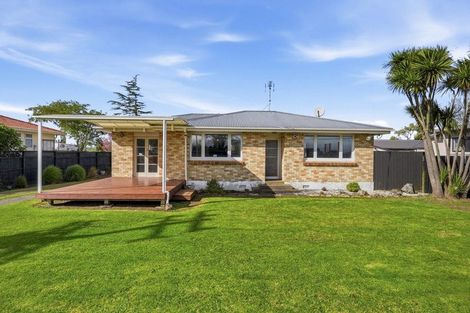 Photo of property in 11 Glenbrook Road, Karaka, Papakura, 2580