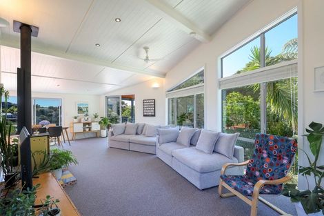 Photo of property in 27 Anarewa Crescent, Kaiteriteri, Motueka, 7197