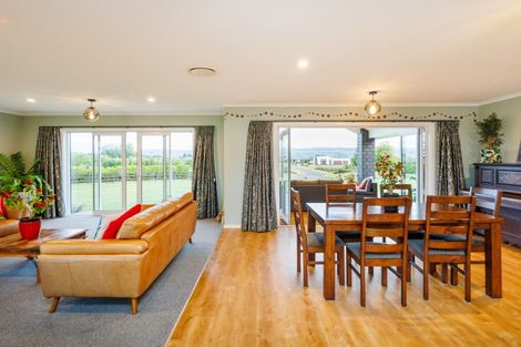 Photo of property in 21 Loveston Lane, Kelvin Grove, Palmerston North, 4470