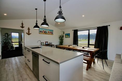 Photo of property in 3 Awatea Drive, Whitianga, 3510