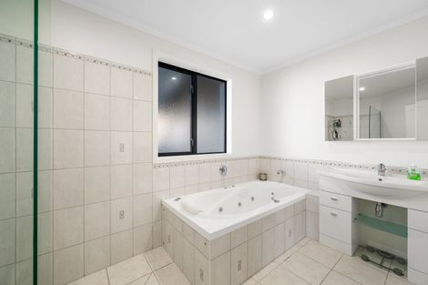 Photo of property in 10 Hyland Street, Wanaka, 9305