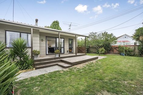 Photo of property in 2/1159 High Street, Taita, Lower Hutt, 5011