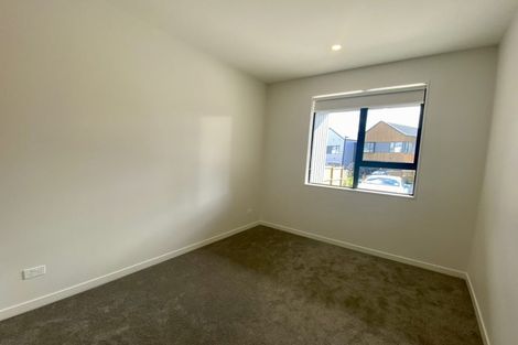 Photo of property in 2 Puihi Crescent, Massey, 0614