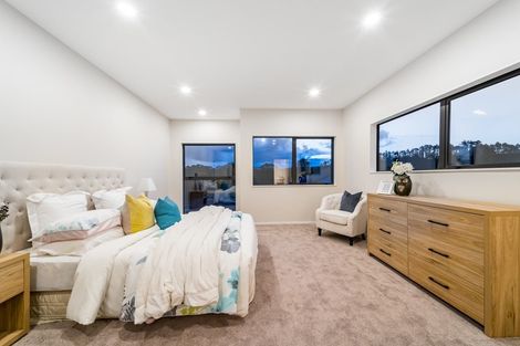 Photo of property in 4 Franheim Crescent, Orewa, 0931