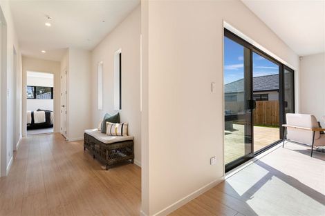 Photo of property in 10 Cutfield Lane, Kumeu, 0810