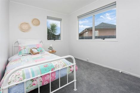 Photo of property in 4 Lyren Place, Half Moon Bay, Auckland, 2012