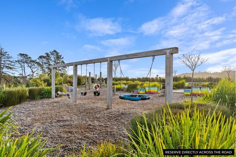 Photo of property in 64 Accolage Boulevard, Kumeu, 0810