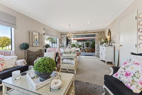 Photo of property in 113 John F Kennedy Drive, Milson, Palmerston North, 4414