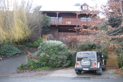Photo of property in 11 Cameron Place, Fernhill, Queenstown, 9300