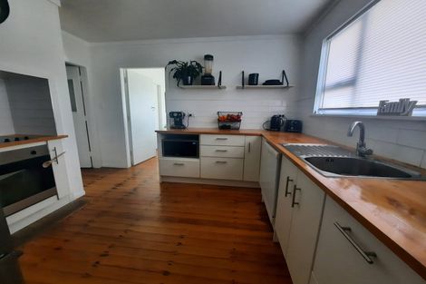 Photo of property in 15 Campbell Street, Hawera, 4610