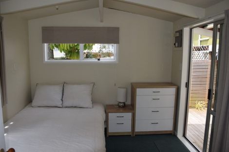 Photo of property in 68 Kohekohe Street, New Lynn, Auckland, 0600