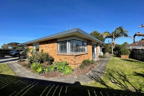Photo of property in 2b Blake Boulevard, Papamoa Beach, Papamoa, 3118