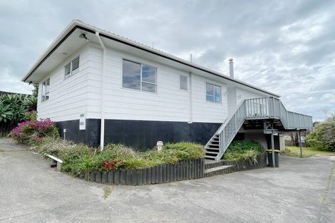 Photo of property in 17 Sumich Place, West Harbour, Auckland, 0618