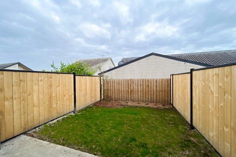 Photo of property in 58 Rauemi Way, Te Atatu South, Auckland, 0610