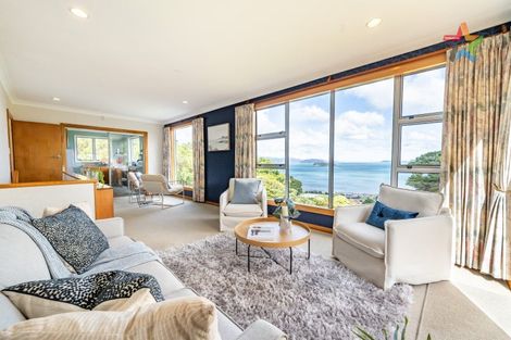 Photo of property in 2 Singers Road, Korokoro, Lower Hutt, 5012