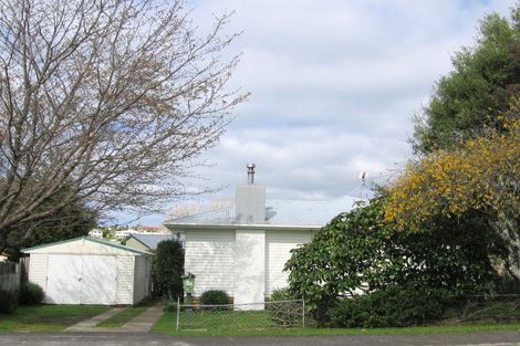 Photo of property in 5a Queen Road, Bellevue, Tauranga, 3110