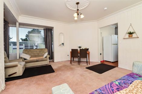 Photo of property in 196 Hillcrest Road, Hillcrest, Hamilton, 3216