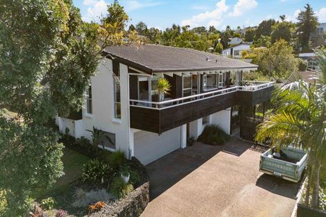 Photo of property in 25 Maxwelton Drive, Mairangi Bay, Auckland, 0630