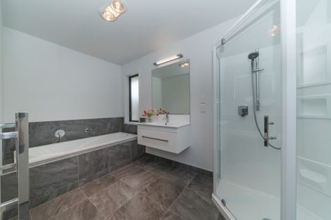 Photo of property in 24 Macdonald Heights, Feilding, 4702