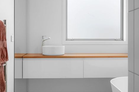 Photo of property in 77 Alan Livingston Drive, Cambridge, 3434