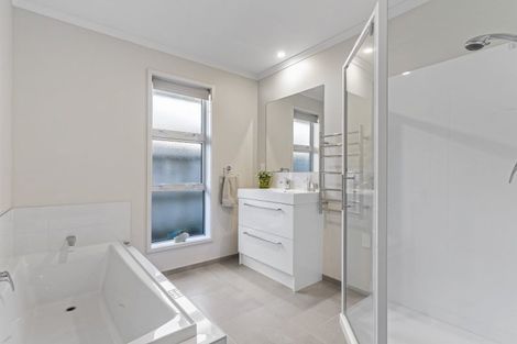 Photo of property in 5 Montego Drive, Papamoa Beach, Papamoa, 3118