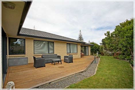 Photo of property in 14 Adrian Grove, Waikanae Beach, Waikanae, 5036