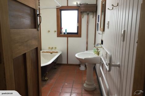 Photo of property in 39 Ngaio Road, Kelburn, Wellington, 6012