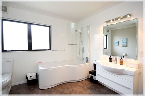 Photo of property in 5 Ferry Street, Foxton Beach, Foxton, 4815