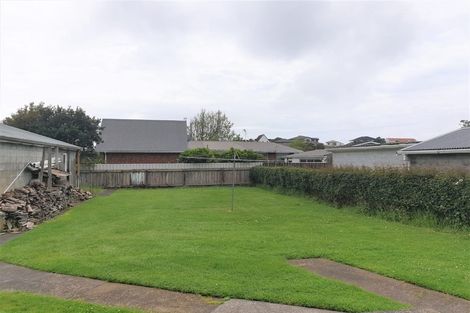 Photo of property in 5 Turakina Street, Merrilands, New Plymouth, 4312