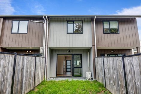 Photo of property in 13 Eileen Newey Place, Henderson, Auckland, 0612