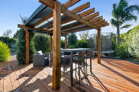 Photo of property in 16 Taihiki Road, Clarks Beach, 2122