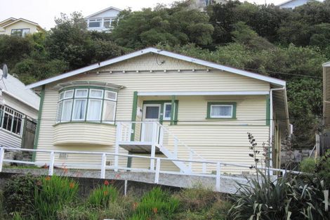 Photo of property in 22 Queens Drive, Kilbirnie, Wellington, 6022