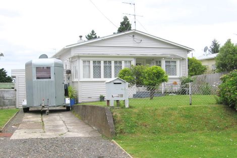Photo of property in 42 Clayburn Road, Glen Eden, Auckland, 0602