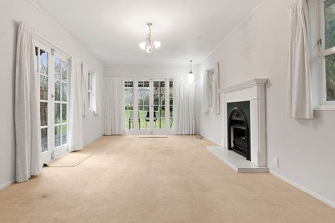 Photo of property in 8 Normanton Street, Glenfield, Auckland, 0629