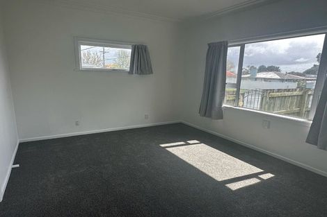 Photo of property in 1/49 Clevedon Road, Papakura, 2110