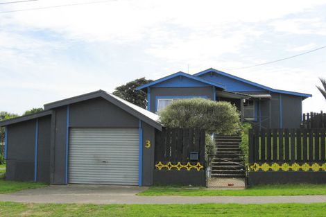 Photo of property in 3 Taupata Street, Castlecliff, Whanganui, 4501