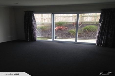 Photo of property in 12 Lockyer Road, Kumeu, 0810