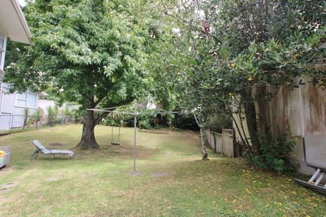 Photo of property in 24 Paragon Avenue, Beach Haven, Auckland, 0626